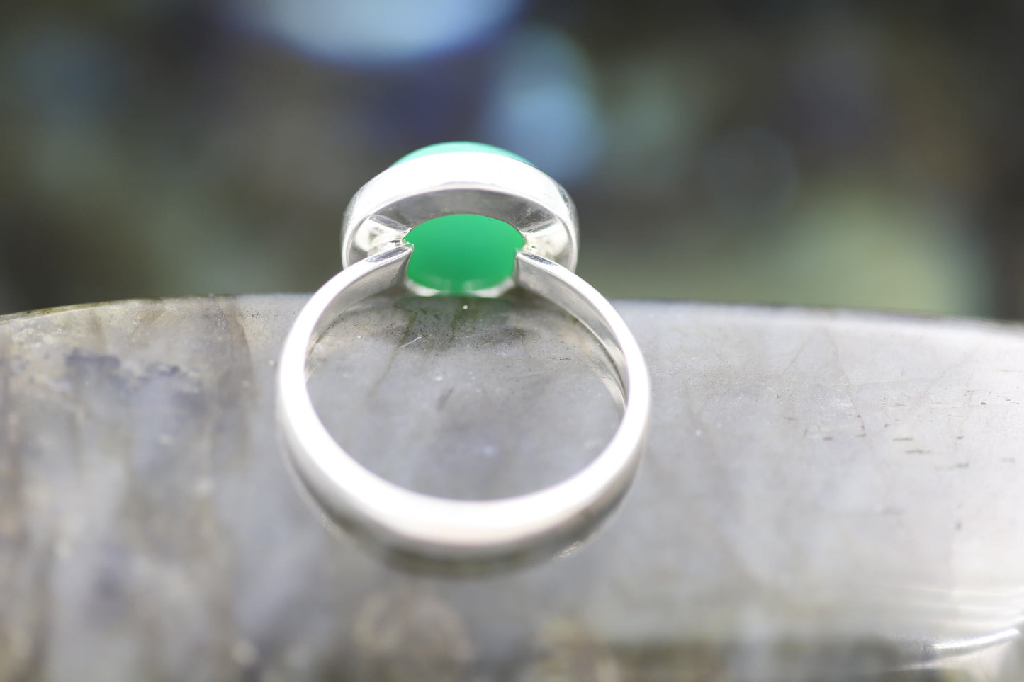 Ring mit poliertem Chrysopras rund