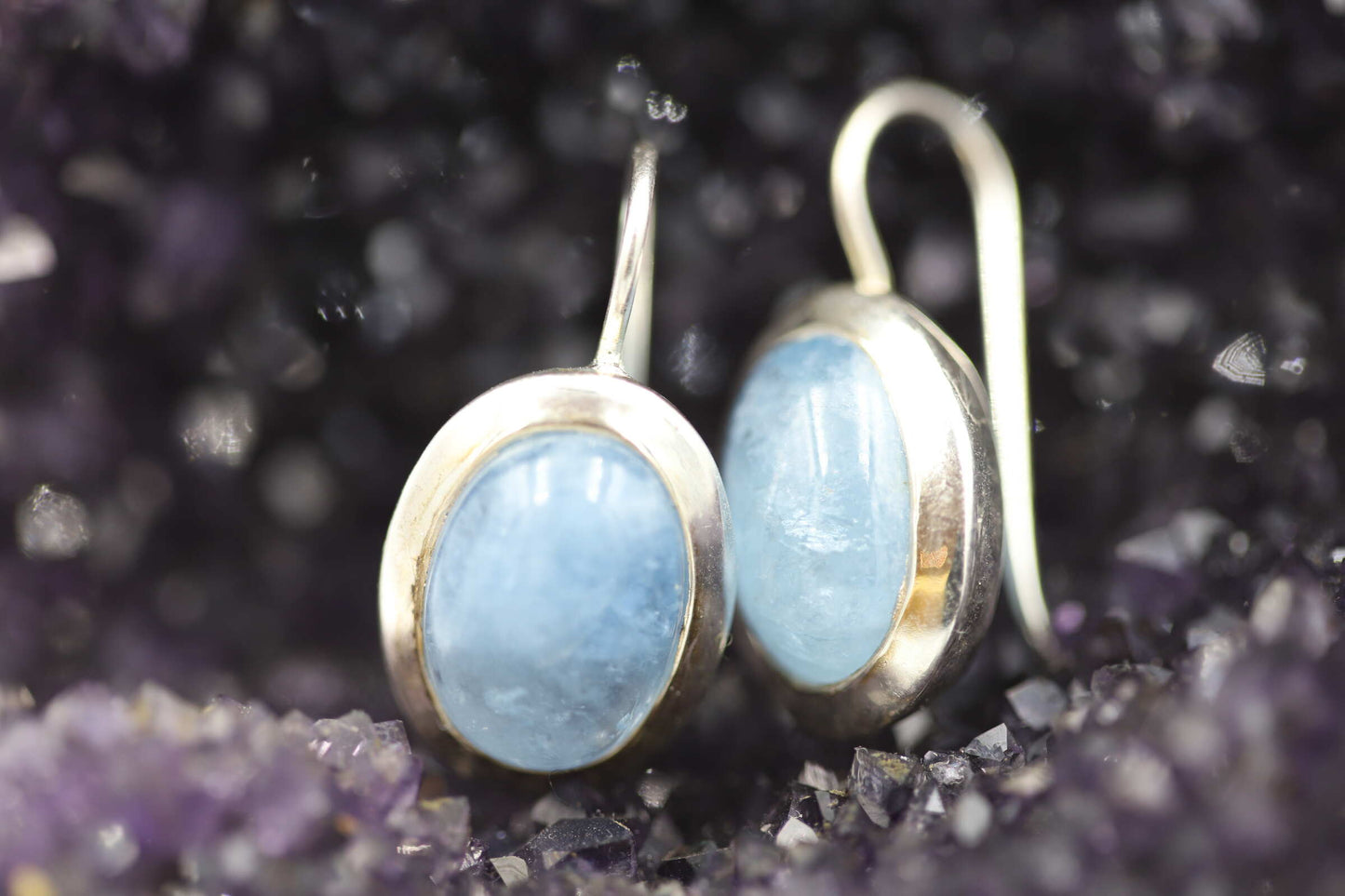 Ohrhänger mit fantastischem ovalen Aquamarin Cabochon in Silber gefasst