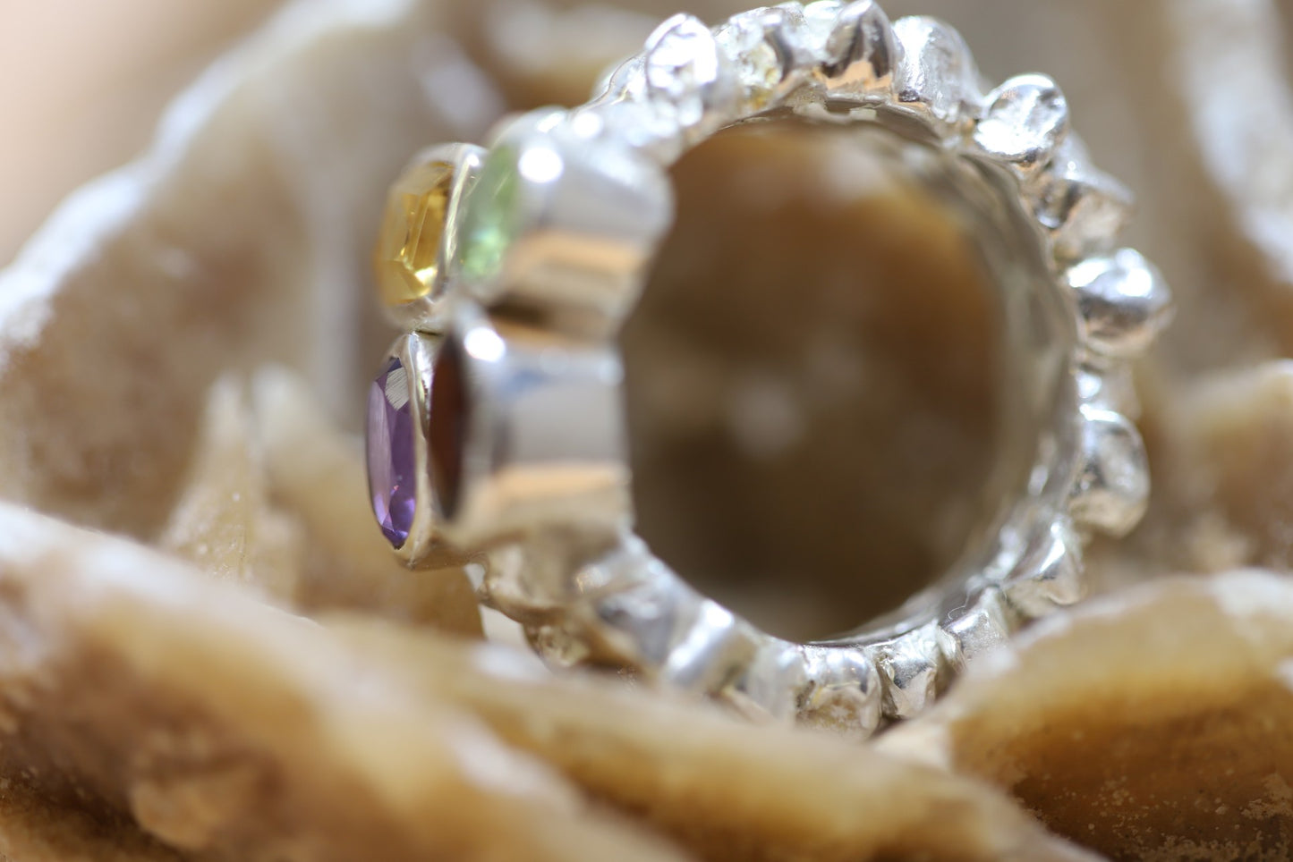 Ring aus Silber 925 mit facettierten Amethyst / Granat / Peridot und Citrin
