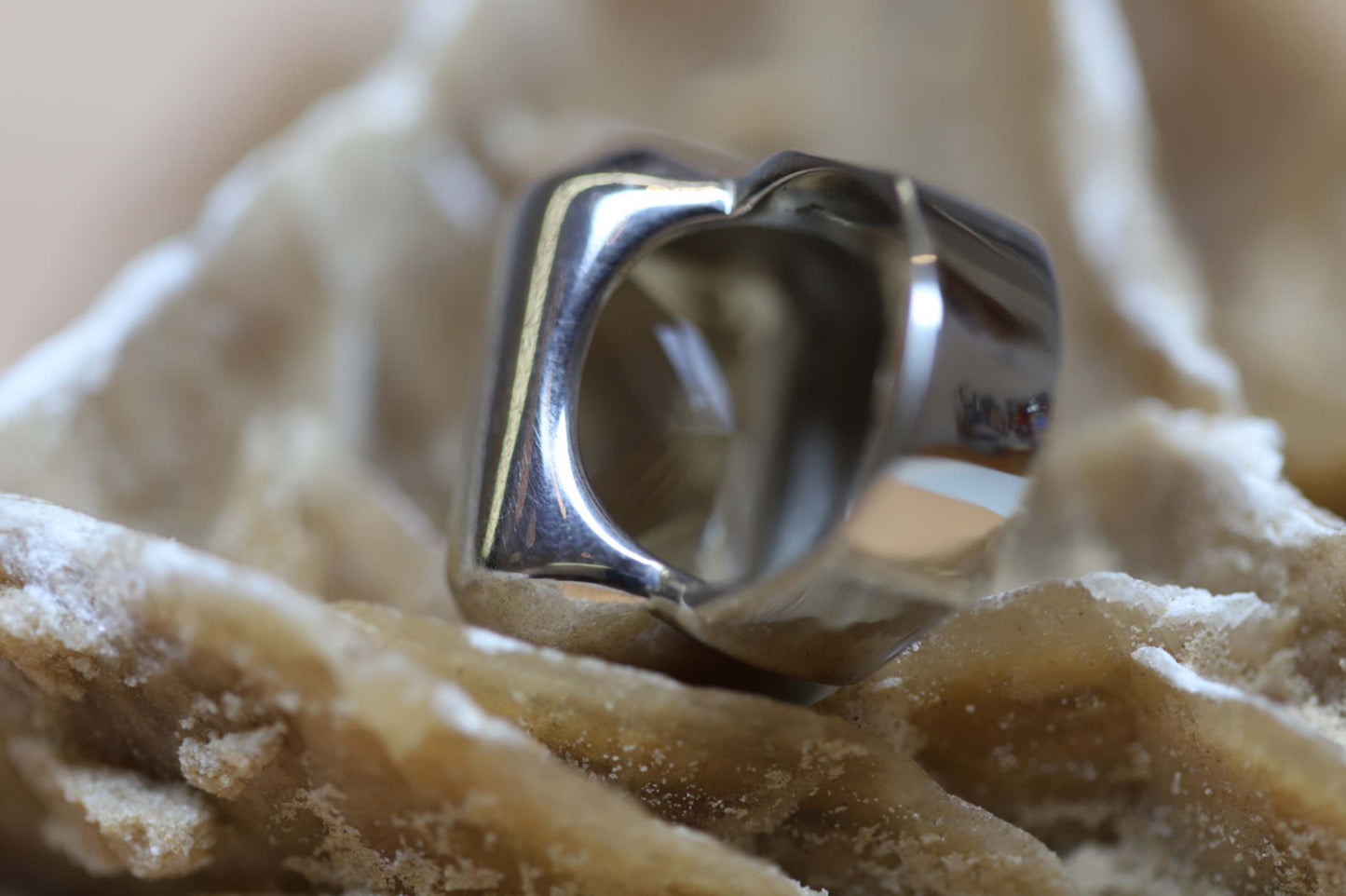 Ring aus Silber 925 mit facettiertem Rauchquarz rechteckig