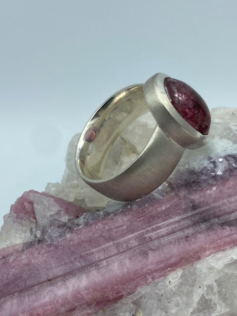Ring mit polierten pinken Turmalin Silber 925