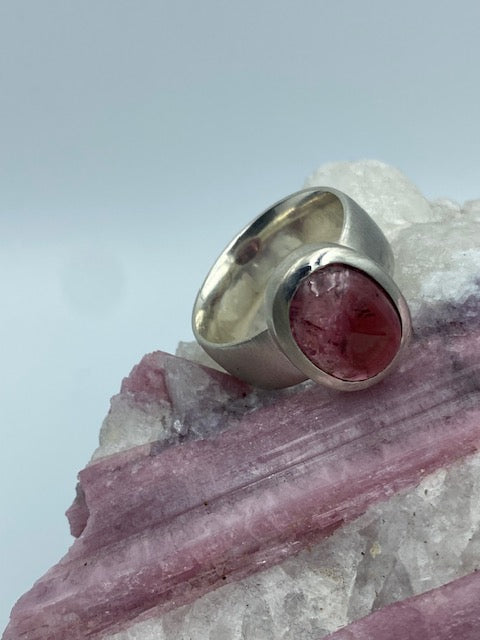 Ring mit polierten pinken Turmalin Silber 925