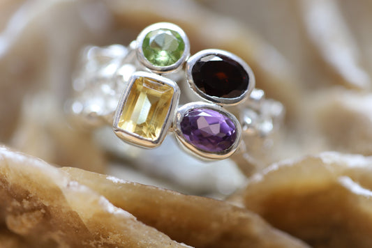 Ring aus Silber 925 mit facettierten Amethyst / Granat / Peridot und Citrin