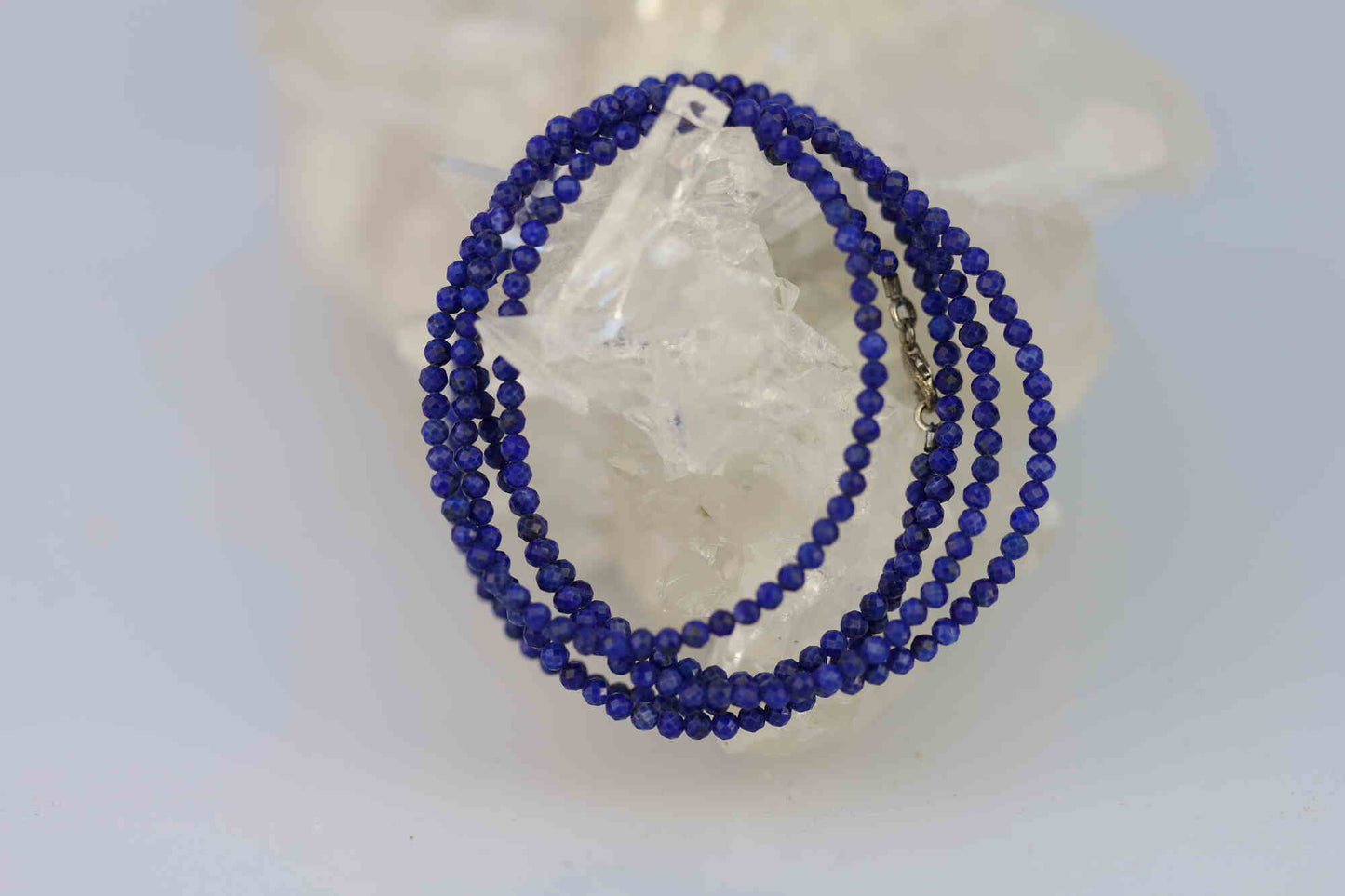 Schmuck Halskette Lapis Lazuli mit facettierten Kugeln und Silberverschluss